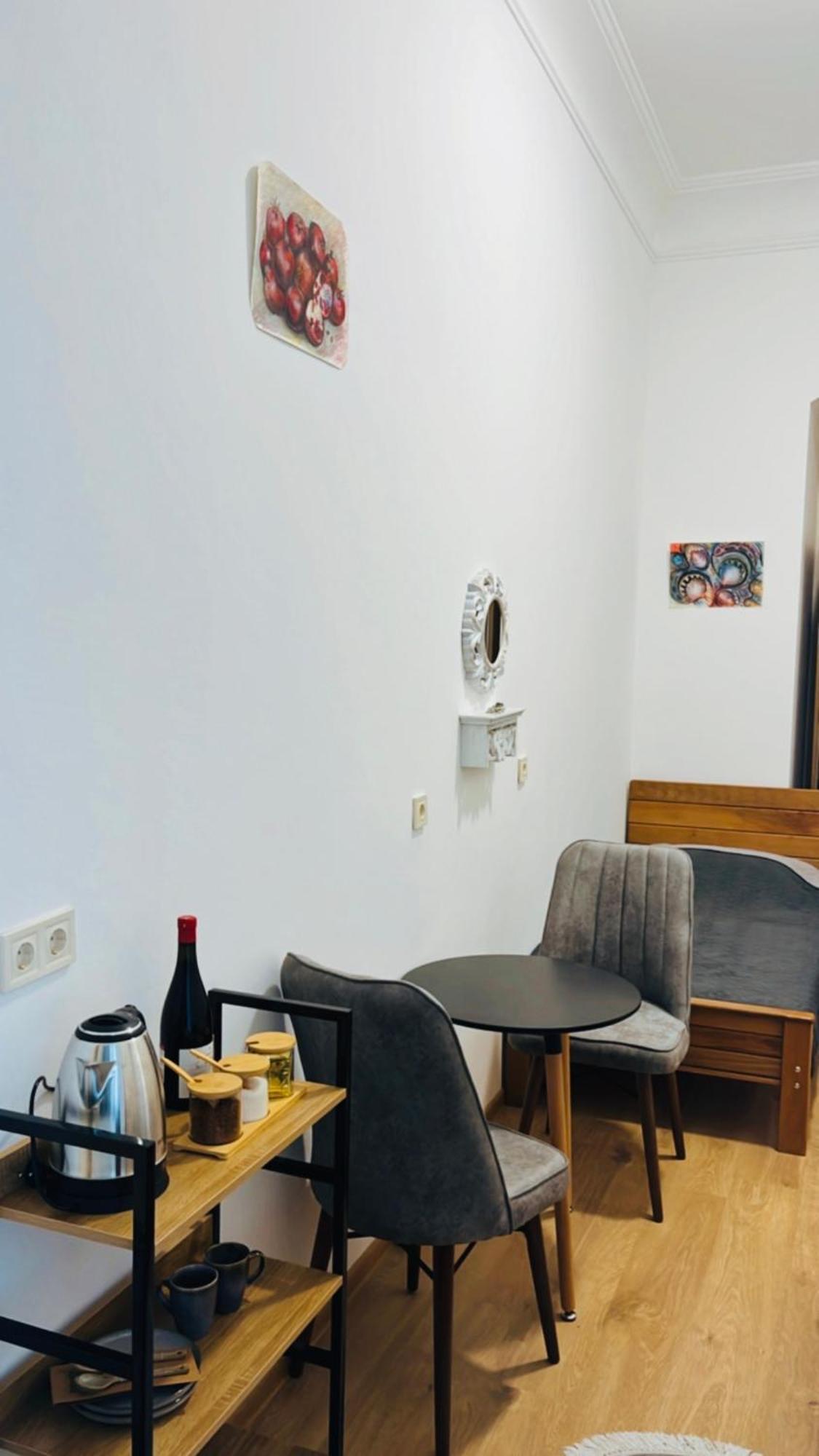 Salomes Guest Room Tbilisi Esterno foto