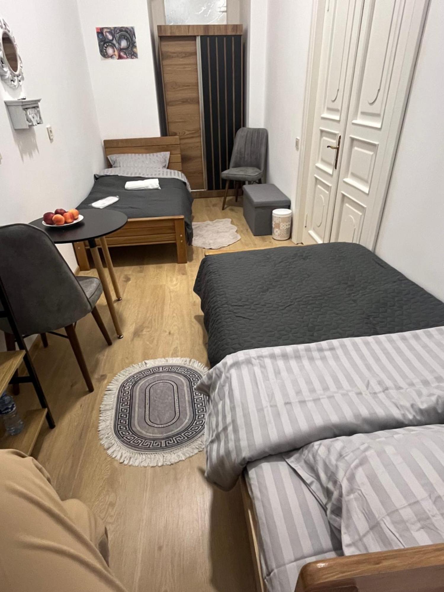 Salomes Guest Room Tbilisi Esterno foto